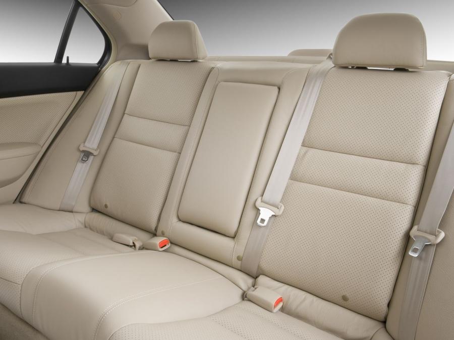 Интерьер Acura TSX 2006 года  (фото 3 из 37)